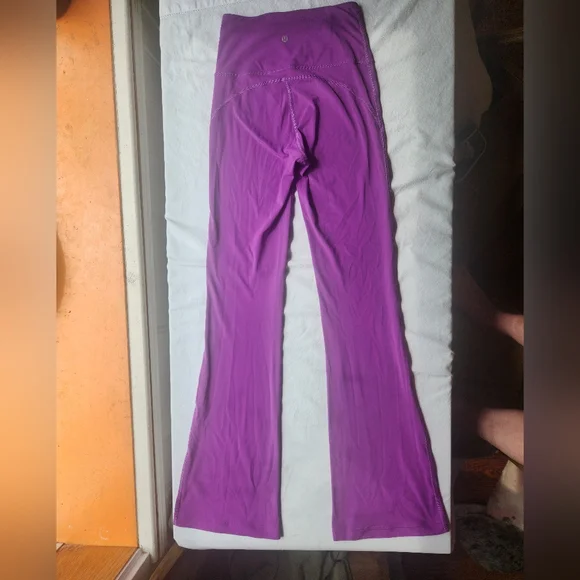 Lululemon Groove High Rise Flare Pants Size 4 Inseam 33" - Picture 3 of 9